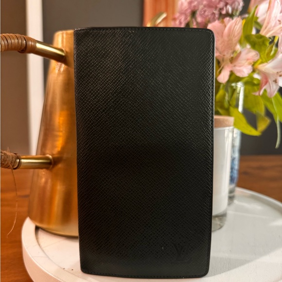 Louis Vuitton Dark Green Pebbled Leather Wallet - Picture 1 of 13